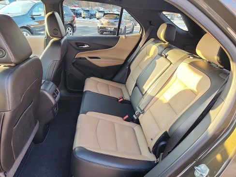Used 2023 Chevrolet Equinox Premier image 10