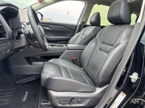 Used 2025 Nissan Rogue SL w/ Tech Package AWD/4WD image 16
