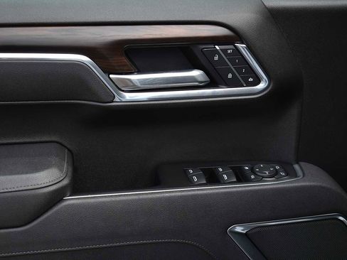 Used 2025 GMC Sierra 1500 SLT image 21