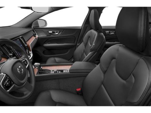 Used 2020 Volvo S60 T5 Momentum FWD image 9
