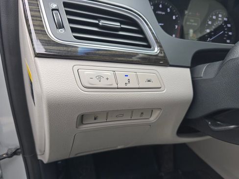 Used 2017 Hyundai Sonata Limited w/ Ultimate Package 04 image 22