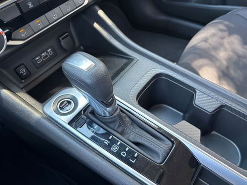Used 2025 Nissan Sentra SV FWD image 36