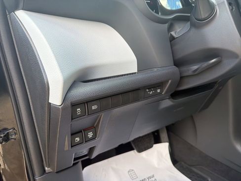 Used 2026 Toyota Sienna XLE FWD image 16