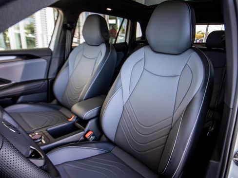 New 2026 Volkswagen Tiguan SE R-Line image 27