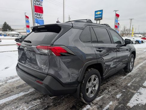 Used 2022 Toyota RAV4 XLE image 5