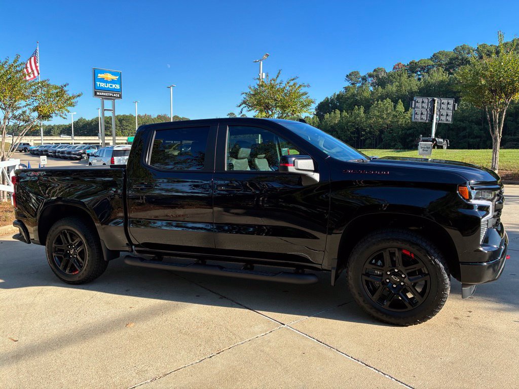 New 2026 Chevrolet Silverado 1500 RST w/ Redline Edition AWD/4WD image 10