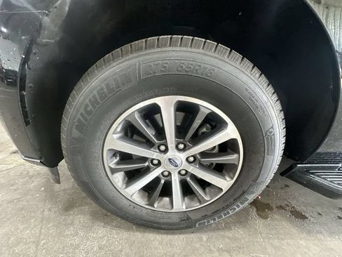 Used 2019 Ford Expedition XLT AWD/4WD image 23
