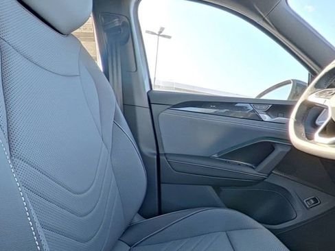 New 2026 Volkswagen Tiguan SE R-Line FWD image 28