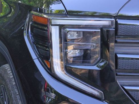 Used 2024 GMC Sierra 1500 Elevation AWD/4WD image 5