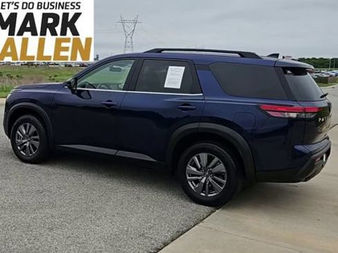 Used 2025 Nissan Pathfinder SV FWD image 6