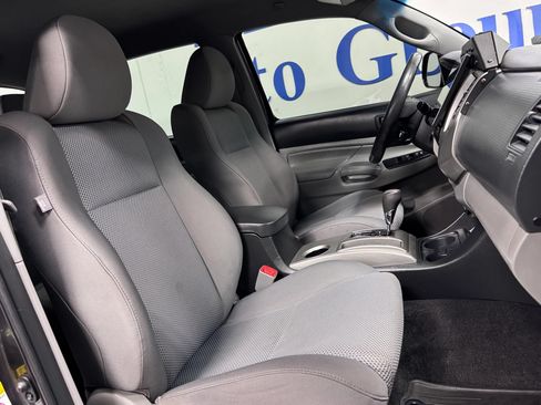 Used 2014 Toyota Tacoma 4x4 Double Cab w/ TRD Sport Package image 11