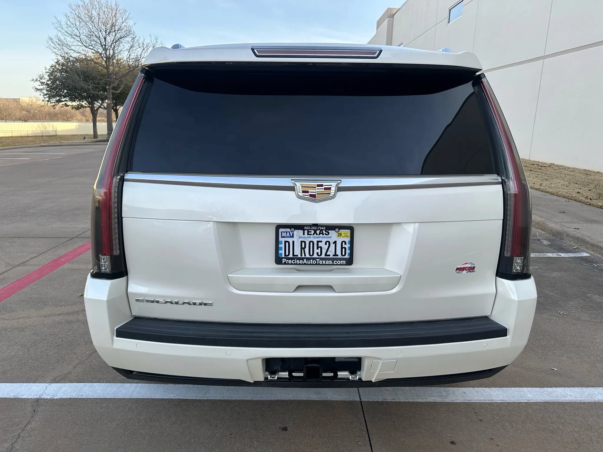 Used 2015 Cadillac Escalade Luxury AWD/4WD image 11