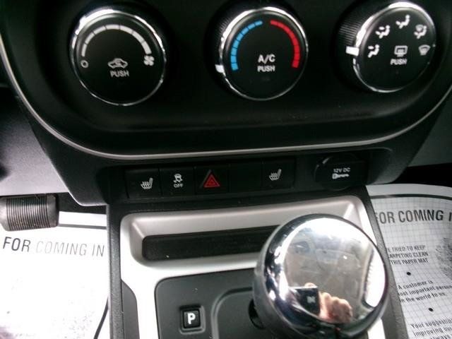 Used 2014 Jeep Compass Latitude AWD/4WD image 14