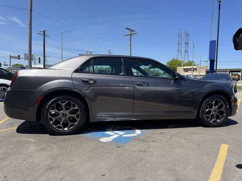 Used 2017 Chrysler 300 S w/ 300S Premium Group AWD/4WD image 4