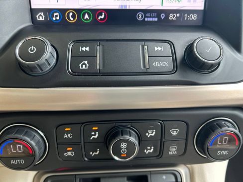 Used 2021 GMC Acadia Denali w/ Denali Technology Package FWD image 18