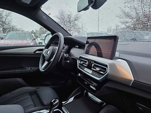 Used 2025 BMW X4 xDrive30i w/ Premium Package image 12