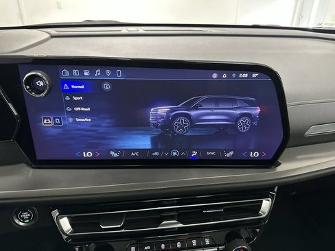 Used 2024 Chevrolet Traverse LT w/ LPO, Floor Liner Package AWD/4WD image 41