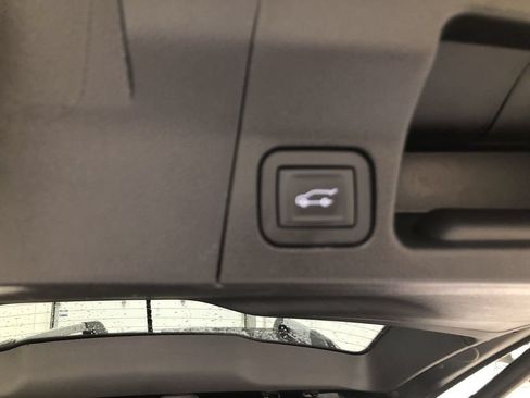Used 2018 GMC Acadia SLT w/ LPO, Cargo Package AWD/4WD image 24