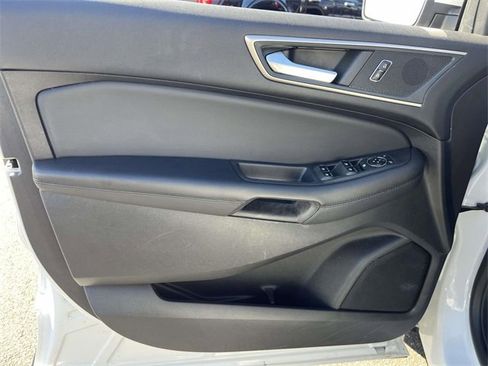 Used 2024 Ford Edge SEL image 16