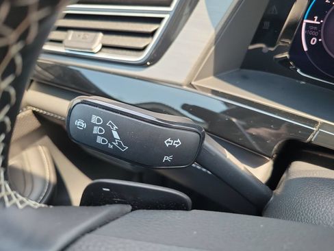 Used 2024 Volkswagen Atlas Cross Sport SE FWD image 35