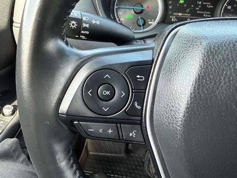 Used 2024 Toyota Venza LE AWD/4WD image 24
