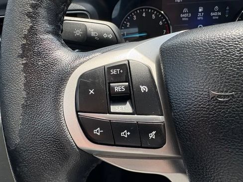 Used 2022 Ford Explorer XLT AWD/4WD image 25