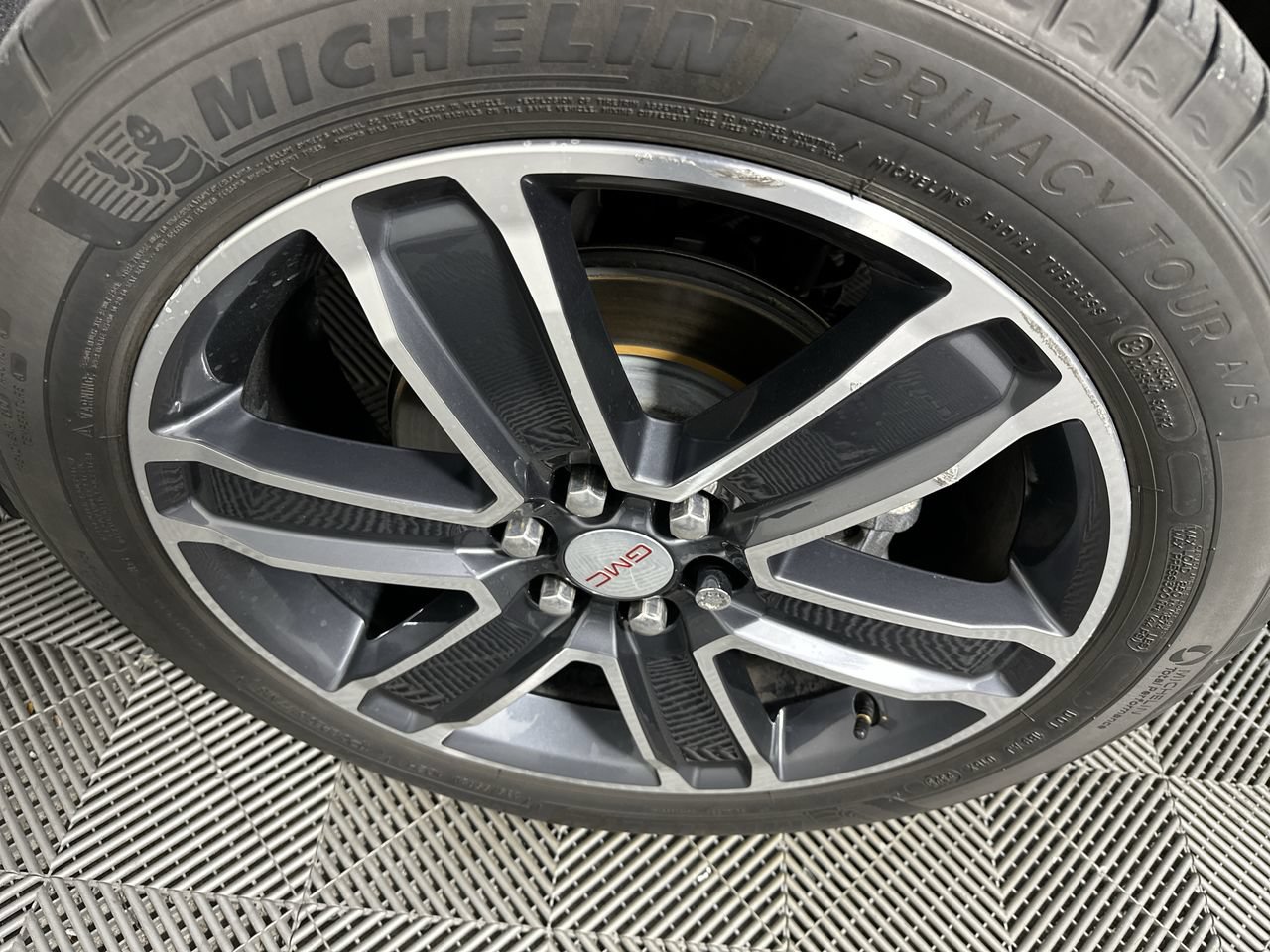 Used 2020 GMC Acadia SLT w/ Driver Alert Package II FWD image 21
