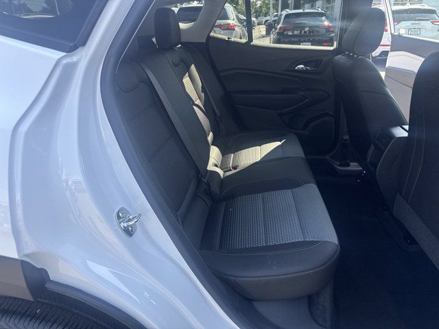 Used 2025 Chevrolet Trax LT w/ Driver Confidence Package FWD image 24