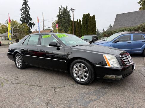 Used 2009 Cadillac DTS w/1SD image 2
