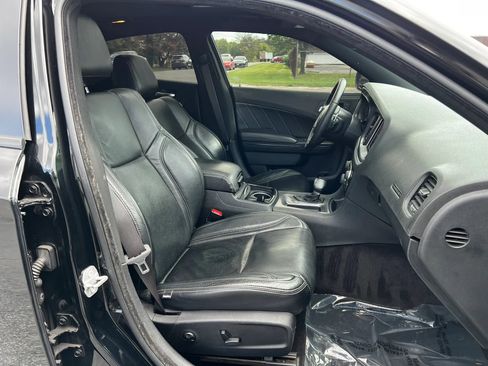 Used 2017 Dodge Charger R/T w/ Plus Group RWD image 20