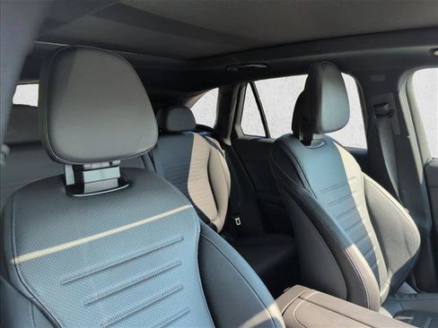 Certified 2025 Mercedes-Benz GLC 300 image 24