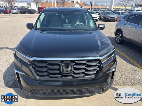 Used 2023 Honda Pilot LX image 2