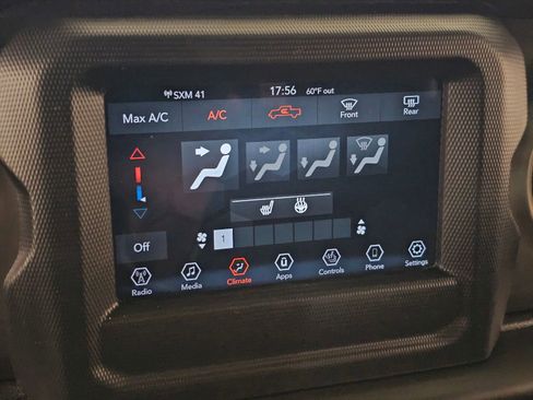 Used 2022 Jeep Gladiator Sport AWD/4WD image 11