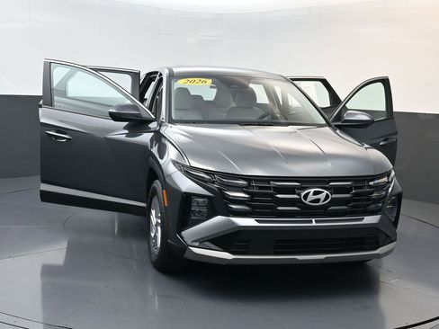 Certified 2026 Hyundai Tucson SE FWD image 30