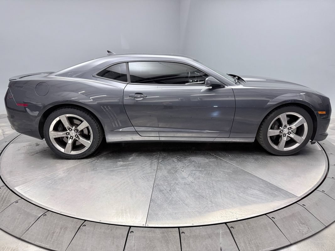 Used 2010 Chevrolet Camaro SS RWD image 4