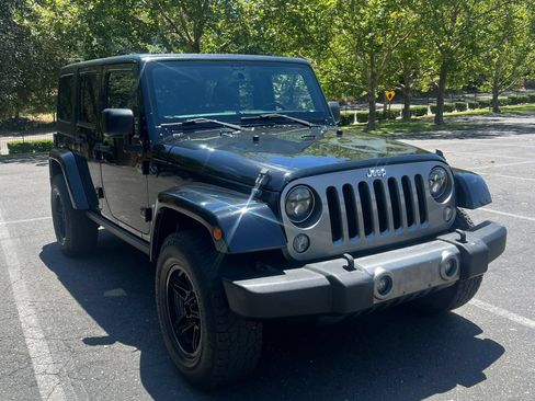 Used 2015 Jeep Wrangler Unlimited Sport AWD/4WD image 4