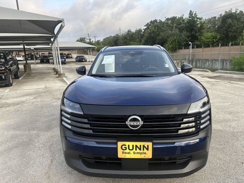 Used 2026 Nissan Kicks SV w/ SV Premium Package FWD image 9
