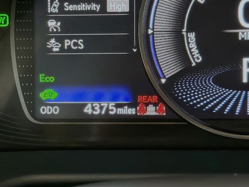 Used 2025 Lexus ES 300h w/ Premium Package FWD image 17