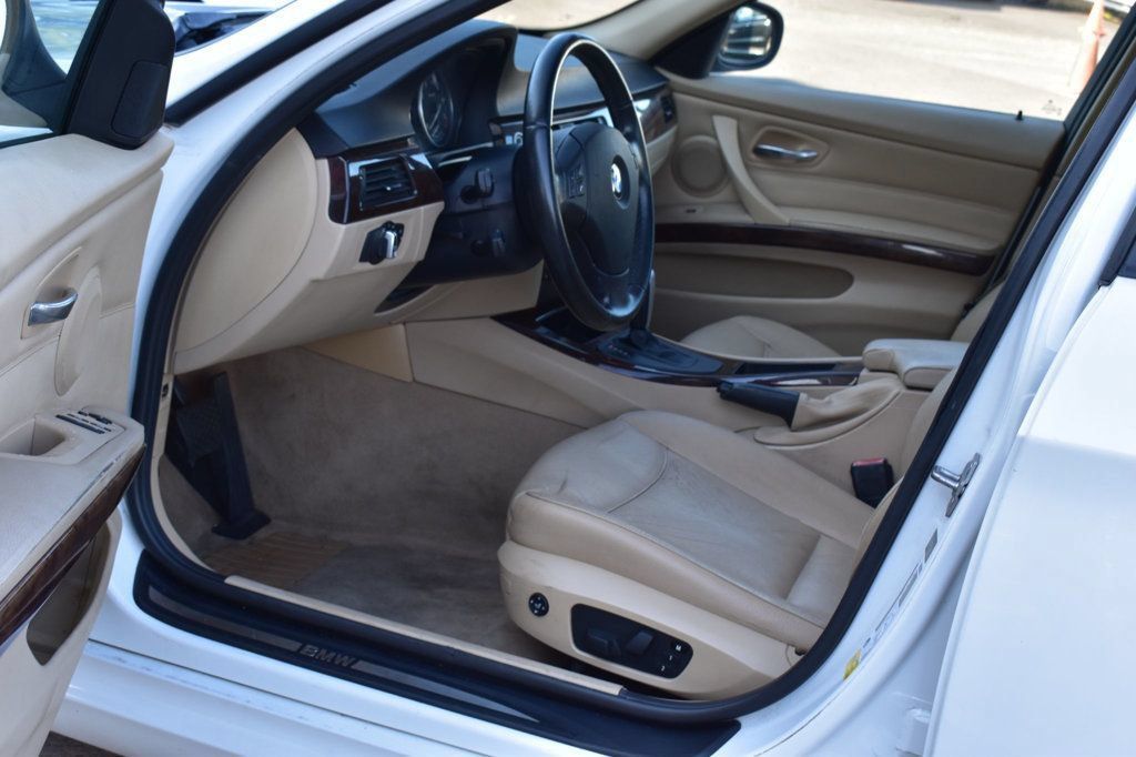 Used 2011 BMW 328i Sedan w/ Premium Pkg RWD image 16