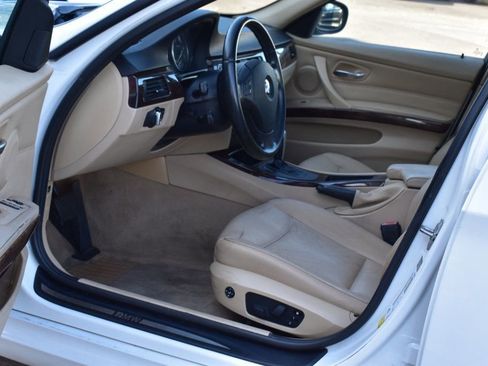 Used 2011 BMW 328i Sedan w/ Premium Pkg image 16