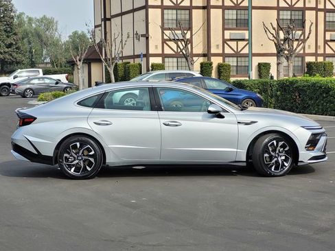Used 2025 Hyundai Sonata SEL image 4
