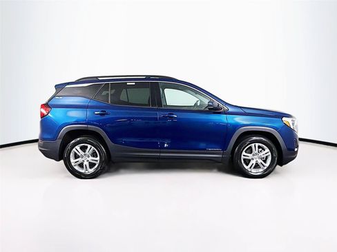 Used 2020 GMC Terrain SLE w/ Driver Convenience Package AWD/4WD image 8