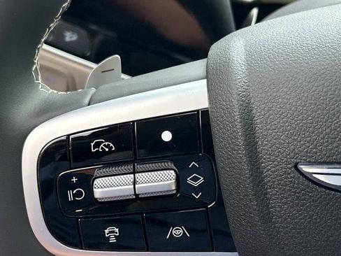 New 2026 Genesis GV70 2.5T Advanced image 28