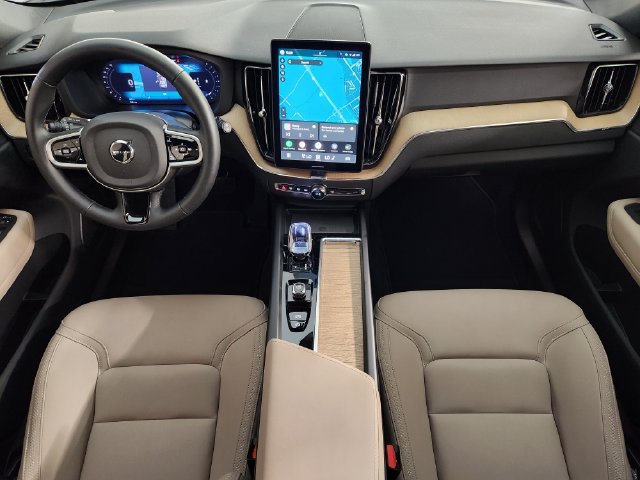 Certified 2026 Volvo XC60 B5 Plus AWD/4WD image 4