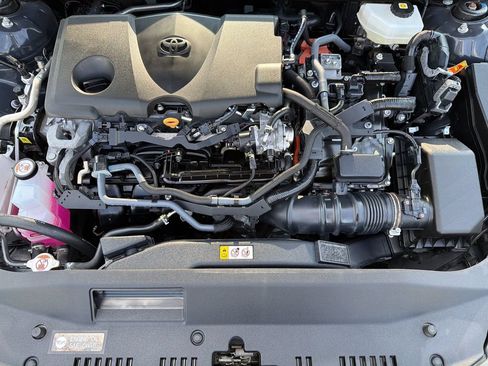 Used 2025 Toyota Camry SE FWD image 32