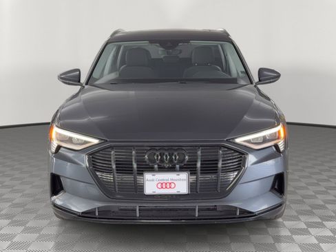 Used 2023 Audi e-tron Premium Plus w/ Premium Plus Package image 6