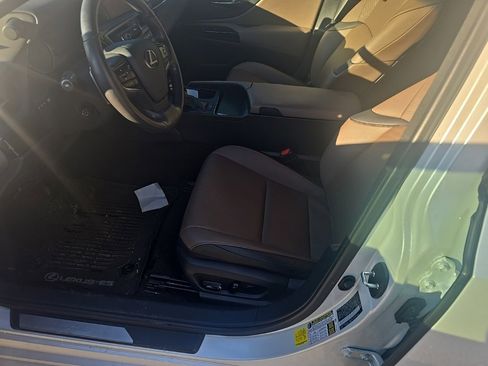 Used 2023 Lexus ES 350 w/ Premium Package image 12