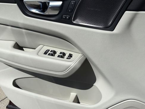 New 2026 Volvo XC60 T8 Ultra w/ Protection Package Premier image 19