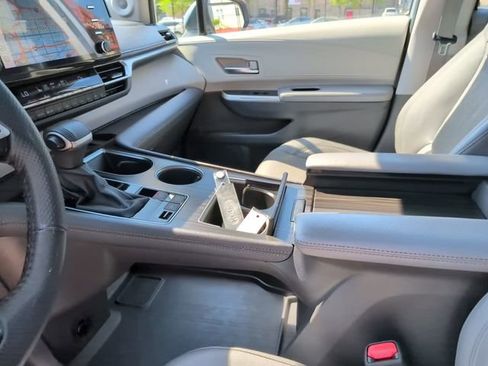 Certified 2024 Toyota Sienna Limited AWD/4WD image 28
