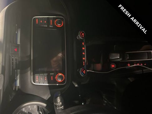 Used 2020 Nissan Kicks SR image 12